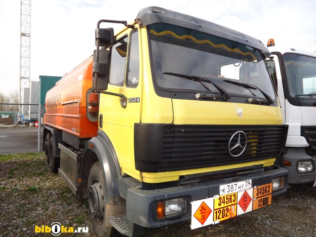 Mercedes-Benz 2524 бензовоз