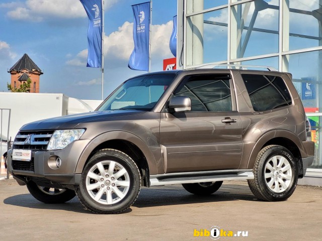 Mitsubishi Pajero 3.8 AT 250 л.с. 4WD