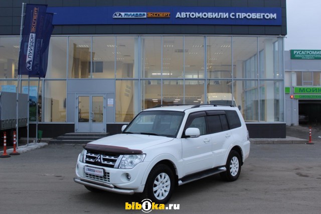 Mitsubishi Pajero 3.2d MT 200 л.с. 4WD