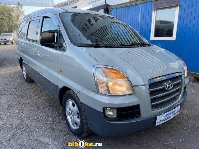 Hyundai Starex H-1 2.5d MT 145 л.с.