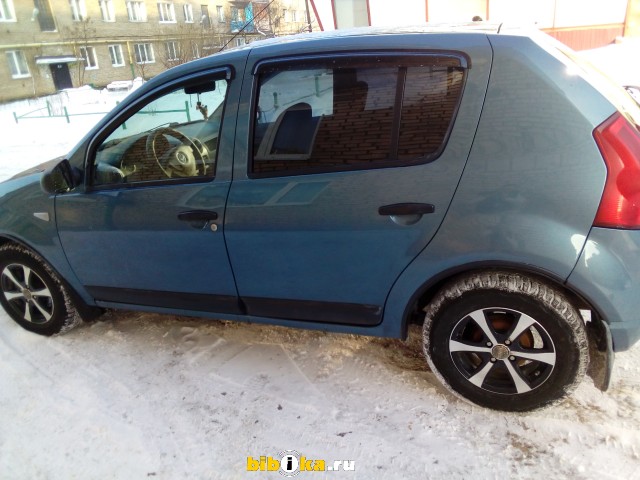 Renault Sandero 1 поколение 1.6 MT (84 л.с.) 