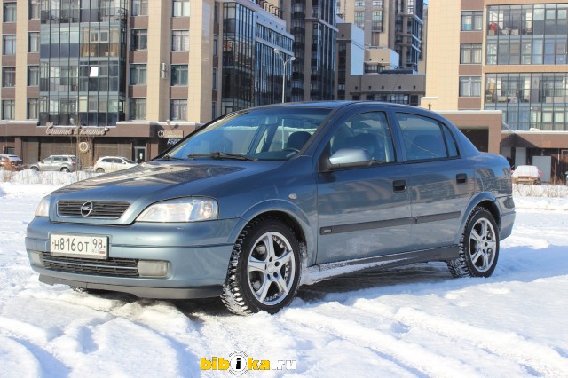 Opel Astra F [рестайлинг] 2.0 AT (136 л.с.) Elegance