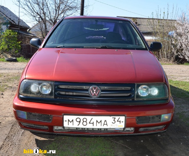 Volkswagen Vento 1 поколение 1.8 MT (90 л.с.) 