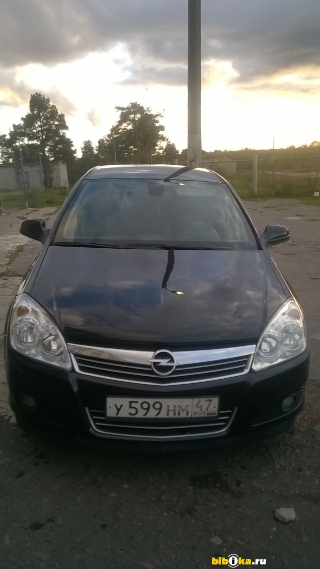 Opel Astra H 1.6 MT (105 л.с.) Cosmo