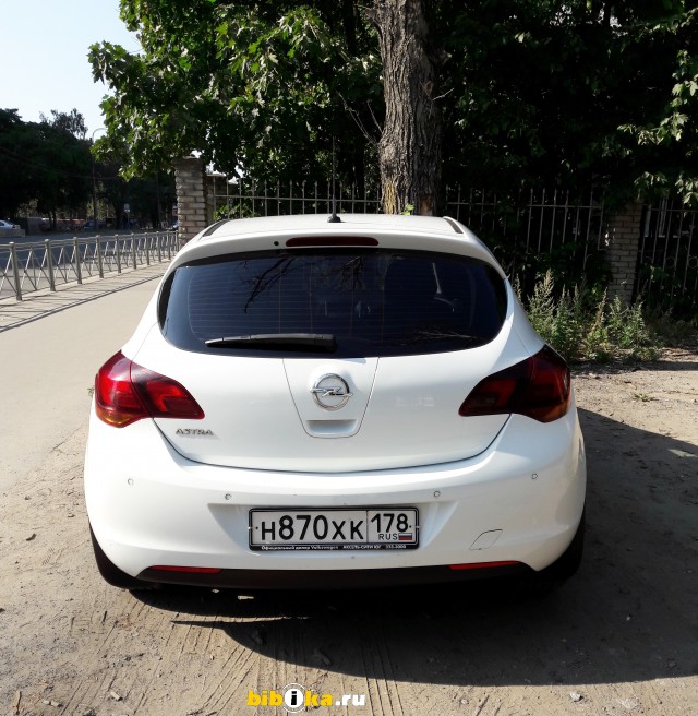 Opel Astra J 1.6 AT (115 л.с.) 