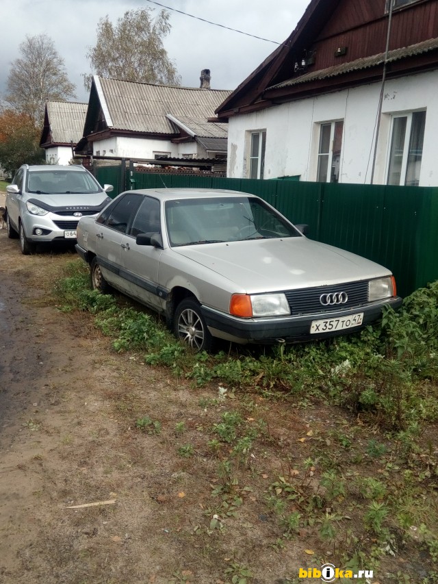 Audi 100  