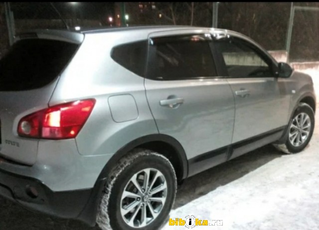 Nissan Qashqai 1 поколение 1.6 MT FWD (115 л.с.) 