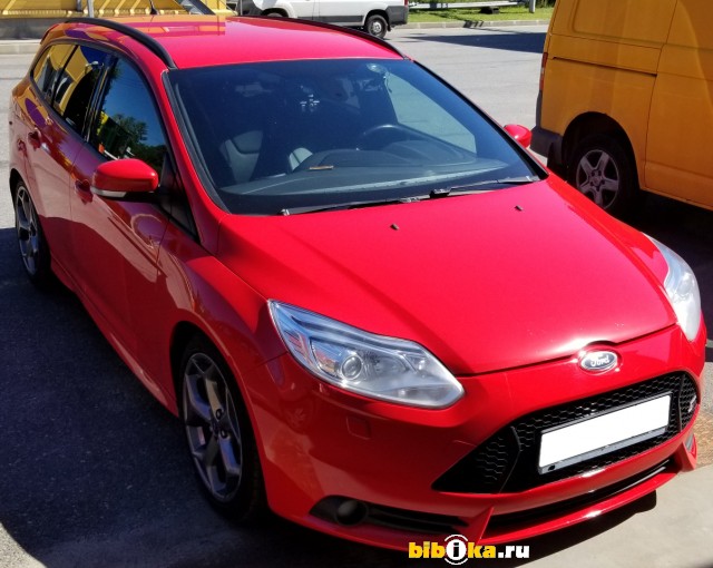 Ford Focus 3 красный универсал