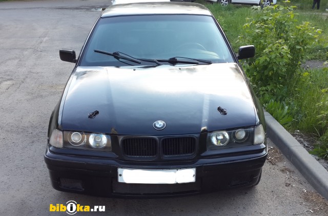 BMW 3-series E30 [рестайлинг] 318i MT (115 л.с.) 