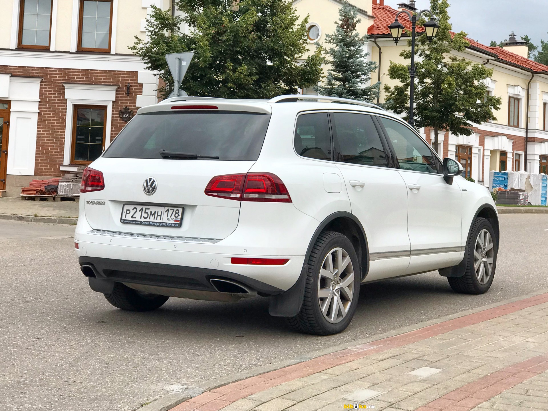 Volkswagen Touareg 2010 Р±РµР»С‹Р№