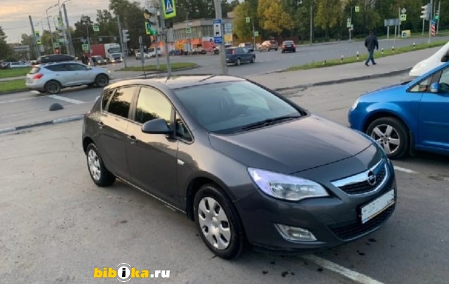 Opel Astra J 1.4 MT (100 л.с.) 