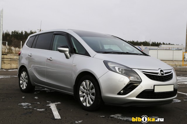 Opel Zafira C 1.8 MT (140 л.с.) COSMO+