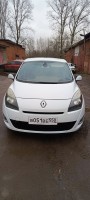 Renault Grand Scenic 2010 .  999 000 .