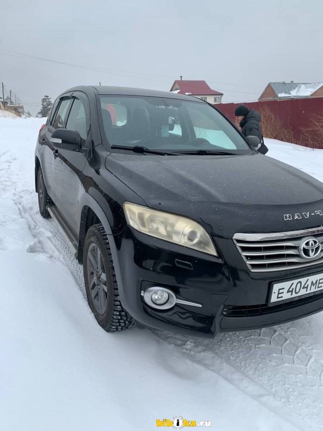 Toyota RAV4  2.0 CVT Элеганс