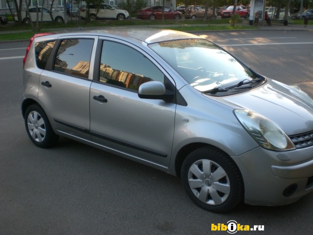 Nissan Note E11 1.6 AT (110 л.с.) 