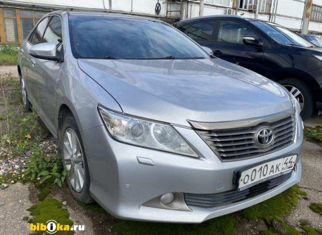 Toyota Camry XV50 2.5 AT (181 л.с.) 