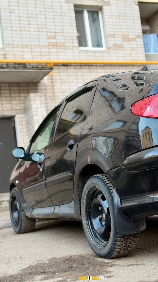 Peugeot 206 1 поколение [рестайлинг] 1.4 MT (75 л.с.) 